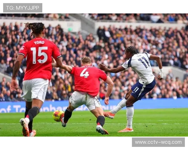 拉门斯多次神扑救主，曼联客场逼平热刺